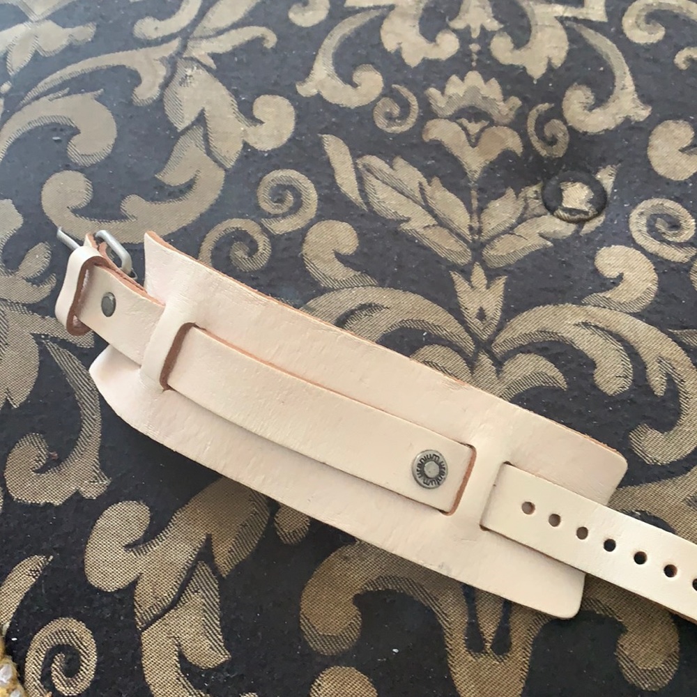 Leather bracelet